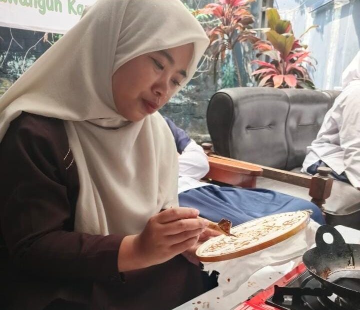 LBSO PDA Kota Sukabumi Ajak Siswa Lestarikan Budaya Lokal lewat Membatik