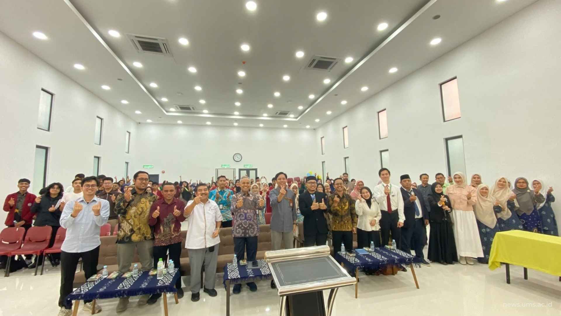 Rektor UMS sekaligus Ketua ALPTK PTMA Berikan Penguatan kepada Mahasiswa-DPL dari 14 PT Indonesia di Kantor Gedung Pusat Dikbud RI Kuala Lumpur