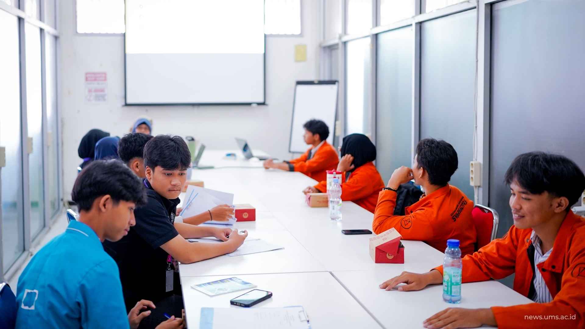 FT UMS dan SMA Muhammadiyah PK Kottabarat Perkuat Kolaborasi melalui Sit In University