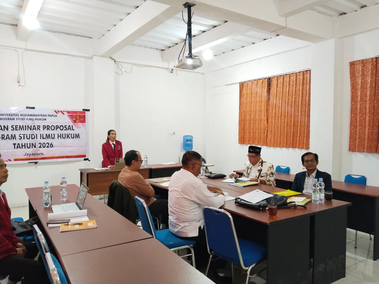 Mahasiswa Hukum UM Papua Angkat Isu Sengketa Tanah Adat dan Perlindungan Nelayan dalam Seminar Proposal Skrips